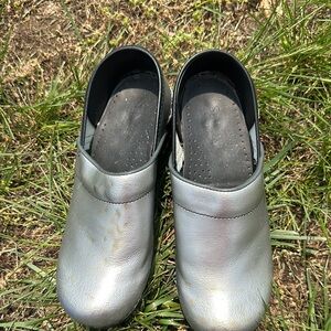 Sanita silver clogs
